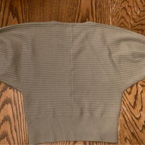 Tahari Women's Olive Green Ribbed Knit Sweater Top NWT  Size Small